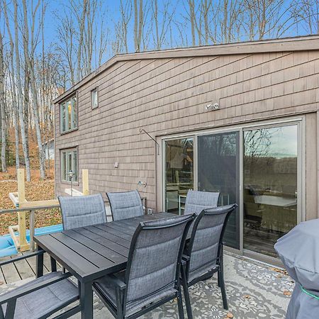 Quiet And Cozy Lakefront Home Near Mt Boyne Gaylord Buitenkant foto